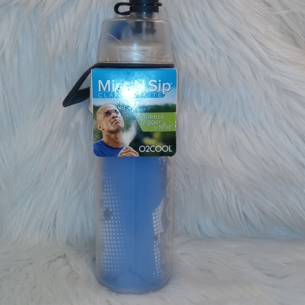 O2COOL Mist 'N sip bottle